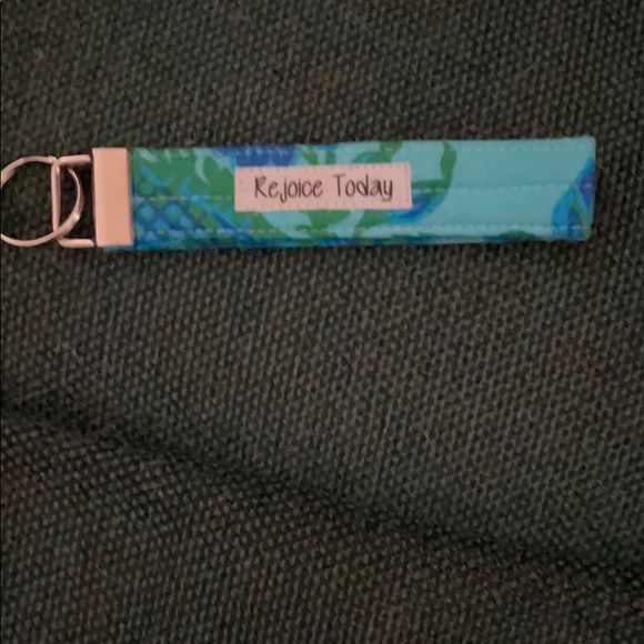 $SOLD OUT SOLD OUT $5 w/purchase NEW Keyfobs w/Inspirational message - Picture 6 of 6